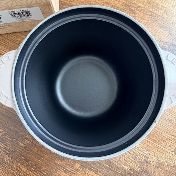 BNIB Rare Le Creuset Wagara Cocotte Every Sisal Rice Pot - Picture 12 of 14